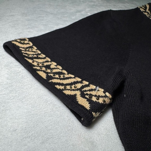 Vintage 90s Black T-Shirt with Leopard Print Accents - Picture 3 of 6